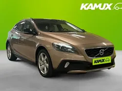 Brun Begagnad 2016 Volvo V40 CC Summum Kombi | 159 700 kr (Bra pris)