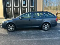 Grå Begagnad 2008 Skoda Octavia Kombi | 35 000 kr (Marknadspris)