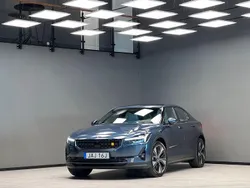 Mörkblå (blå) Begagnad 2023 Polestar 2 Pilot Sedan | 429 900 kr (Marknadspris)