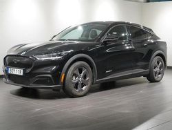 Svart Begagnad 2022 Ford Mustang Mach-E Standard Range SUV | 339 900 kr