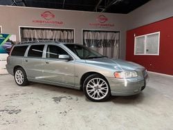 Ljusgrön Begagnad 2006 Volvo V70 Momentum Kombi | 16 900 kr (Marknadspris)