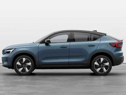 Röd Ny 2024 Volvo EC40 Core SUV | 559 900 kr (Dyr)