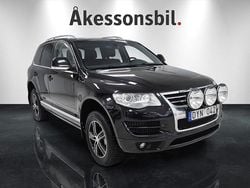 Svart Begagnad 2008 VW Touareg SUV | 89 000 kr