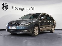 Grå Begagnad 2014 Skoda Superb Elegance Kombi | 129 800 kr (Lite dyr)