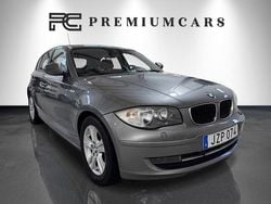 Grå Begagnad 2011 BMW 116 Comfort Edition Halvkombi | 64 900 kr (Marknadspris)