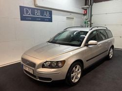 Ljusgrå (grå) Begagnad 2007 Volvo V50 Kinetic Kombi | 49 900 kr (Marknadspris)