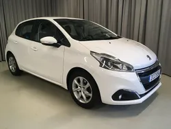 Vit Begagnad 2017 Peugeot 208 Active Halvkombi | 79 900 kr (Bra pris)