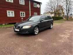 Grå Begagnad 2010 Volvo V70 Summum Kombi | 40 900 kr (Marknadspris)