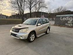 Gul Begagnad 2002 Toyota RAV4 SUV | 18 900 kr (Superpris)