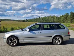 Grå Begagnad 2003 BMW 320 Kombi | 34 000 kr (Lite dyr)