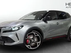 Grå (white) Begagnad 2024 Alfa Romeo Junior Veloce SUV | 462 800 kr