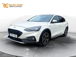 Vit Begagnad 2019 Ford Focus Active Halvkombi | 194 800 kr (Marknadspris)