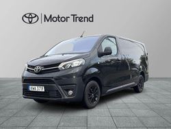 Svart Begagnad 2023 Toyota Proace Comfort Van | 319 900 kr (Marknadspris)