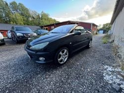 Svart Begagnad 2002 Peugeot 206 CC Cab | 25 500 kr (Marknadspris)