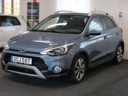 Blå Begagnad 2016 Hyundai i20 Premium Halvkombi | 139 900 kr (Marknadspris)