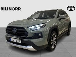 Grön Begagnad 2023 Toyota RAV4 Hybrid SUV | 419 900 kr (Marknadspris)