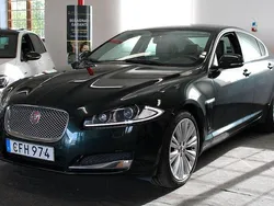 Grön Begagnad 2014 Jaguar XF Sedan | 189 900 kr