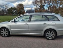 Silver Begagnad 2007 Toyota Avensis Kombi | 30 000 kr (Bra pris)