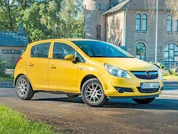 Gul Begagnad 2008 Opel Corsa Halvkombi | 28 000 kr (Marknadspris)