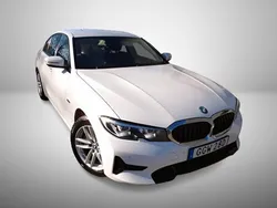 Vit Begagnad 2021 BMW 330e Sport Line Sedan | 299 900 kr (Bra pris)