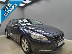 Mörkblå (blå) Begagnad 2016 Volvo V40 Kinetic Kombi | 120 000 kr (Marknadspris)