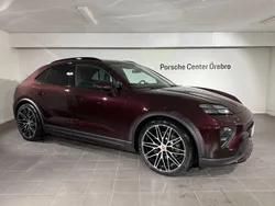 Röd (copper ruby metallic) Ny 2024 Porsche Macan SUV | 1 417 700 kr (Dyr)