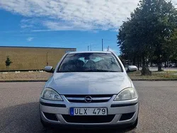 Grå Begagnad 2004 Opel Corsa Halvkombi | 15 000 kr (Marknadspris)