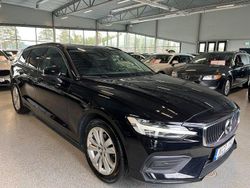 Svart Begagnad 2019 Volvo V60 Momentum Kombi | 214 900 kr (Marknadspris)
