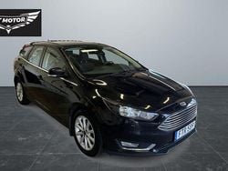 Svart Begagnad 2015 Ford Focus Titanium Kombi | 49 900 kr (Bra pris)