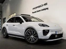 Ljusröd (white) Begagnad 2025 Porsche Macan SUV | 1 159 000 kr (Marknadspris)