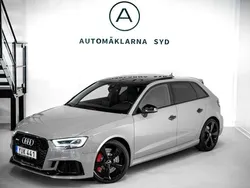 Grå Begagnad 2018 Audi RS3 Sportback Comfort Halvkombi | 499 900 kr (Marknadspris)