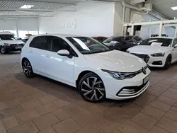 Vit Begagnad 2023 VW Golf VIII Edition Halvkombi | 299 000 kr (Marknadspris)