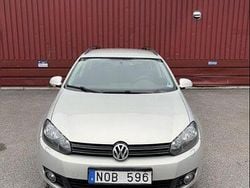 Brun Begagnad 2010 VW Golf Style Kombi | 40 000 kr (Marknadspris)
