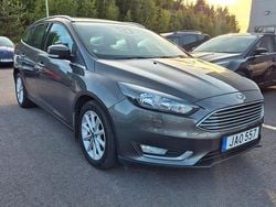 Grå Begagnad 2016 Ford Focus Titanium Kombi | 89 900 kr (Marknadspris)
