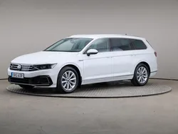 Vit Begagnad 2021 VW Passat Executive Kombi | 255 000 kr (Marknadspris)