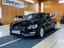 Svart Begagnad 2014 Volvo V60 Summum Kombi | 199 900 kr (Dyr)