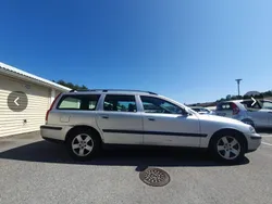 Grå Begagnad 2001 Volvo V70 Kombi | 19 000 kr (Marknadspris)