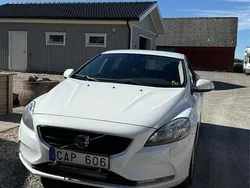 Vit Begagnad 2014 Volvo V40 Kinetic Kombi | 65 000 kr (Marknadspris)