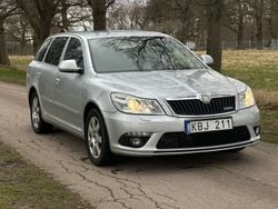 Silver Begagnad 2009 Skoda Octavia RS Kombi | 74 999 kr (Marknadspris)