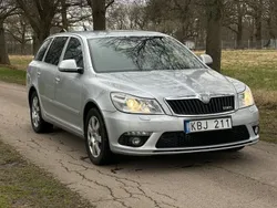 Silver Begagnad 2009 Skoda Octavia RS Kombi | 79 900 kr (Marknadspris)