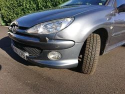 Grå Begagnad 2006 Peugeot 206 Halvkombi | 21 000 kr (Marknadspris)