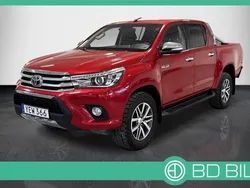 Röd (rödmetallic) Begagnad 2016 Toyota HiLux Premium Pickup | 359 900 kr (Bra pris)