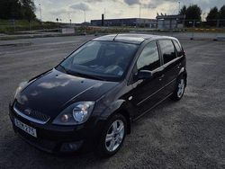 Svart Begagnad 2008 Ford Fiesta Halvkombi | 40 000 kr (Lite dyr)