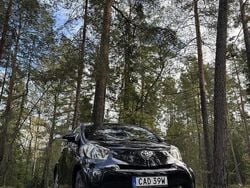 Svart Begagnad 2009 Toyota iQ Halvkombi | 41 000 kr (Superpris)