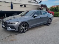 Grå Begagnad 2021 Volvo S60 Inscription Sedan | 370 000 kr (Marknadspris)