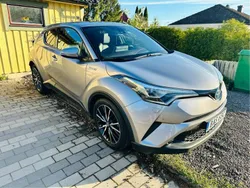 Grå Begagnad 2019 Toyota C-HR Executive SUV | 180 000 kr (Marknadspris)