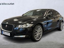 Svart Begagnad 2016 Jaguar XF Sedan | 199 900 kr