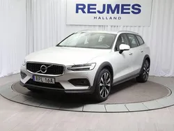 Vit Begagnad 2019 Volvo V60 CC SE Kombi | 349 500 kr (Lite dyr)