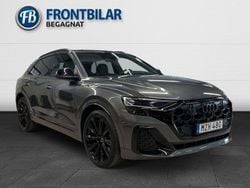 Grå Begagnad 2023 Audi Q8 Design SUV | 964 900 kr (Marknadspris)