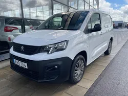 Vit Begagnad 2023 Peugeot Partner Minibuss | 299 900 kr
